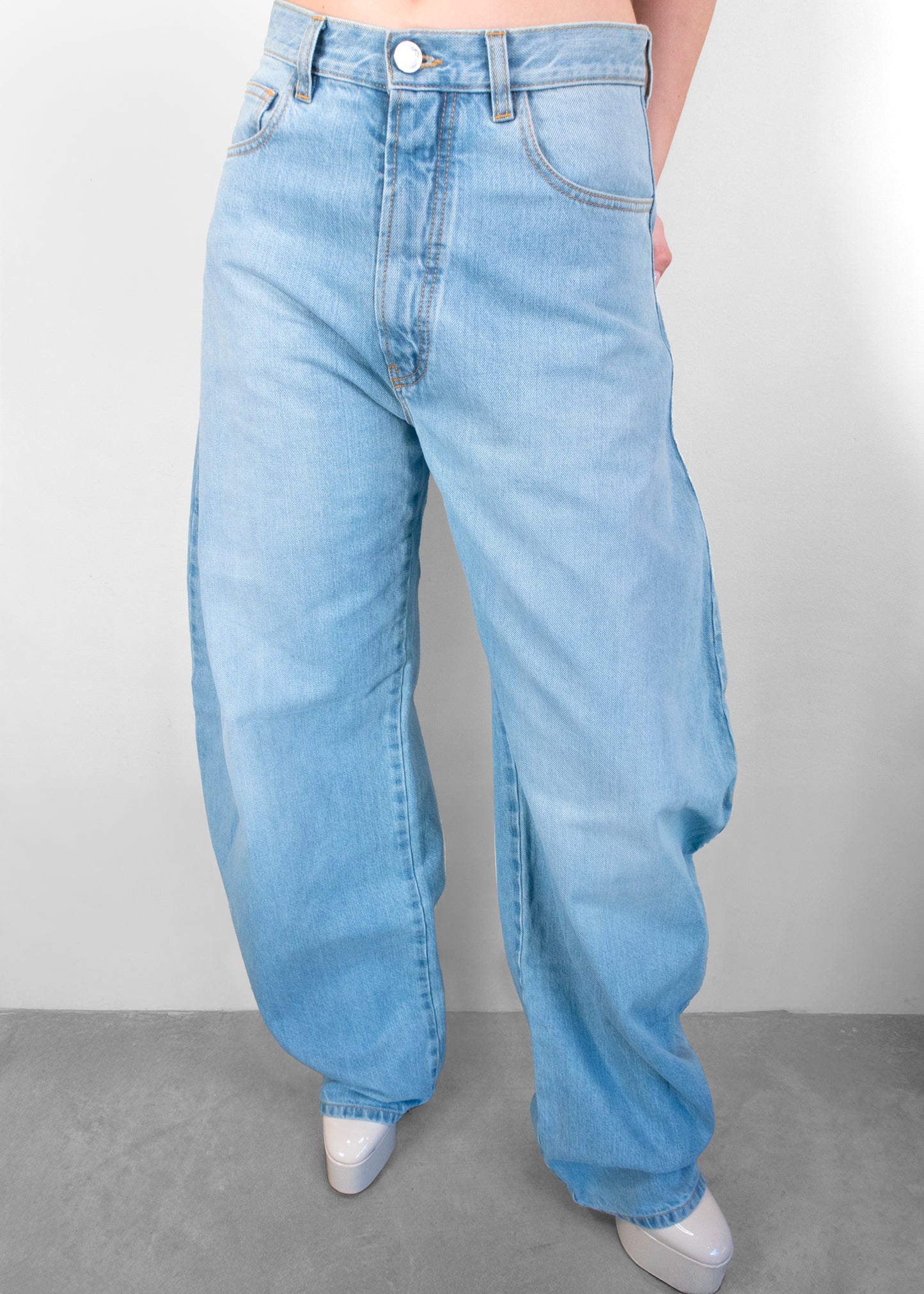 Alaïa Barrel Jeans