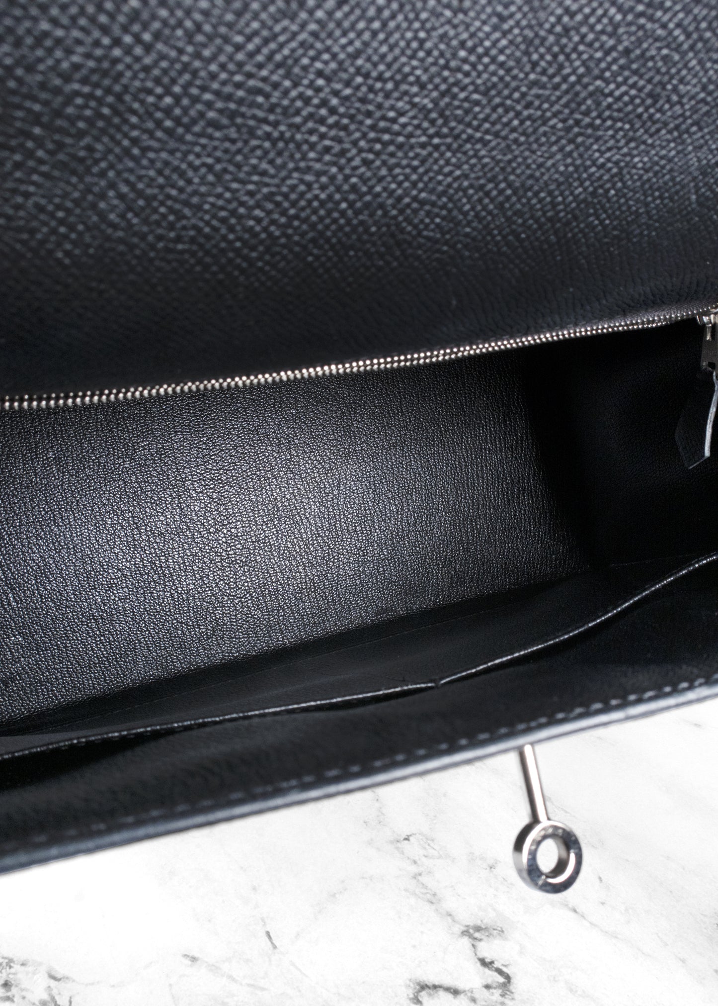 Hermès Kelly Handbag Noir Epsom with Palladium Hardware 28