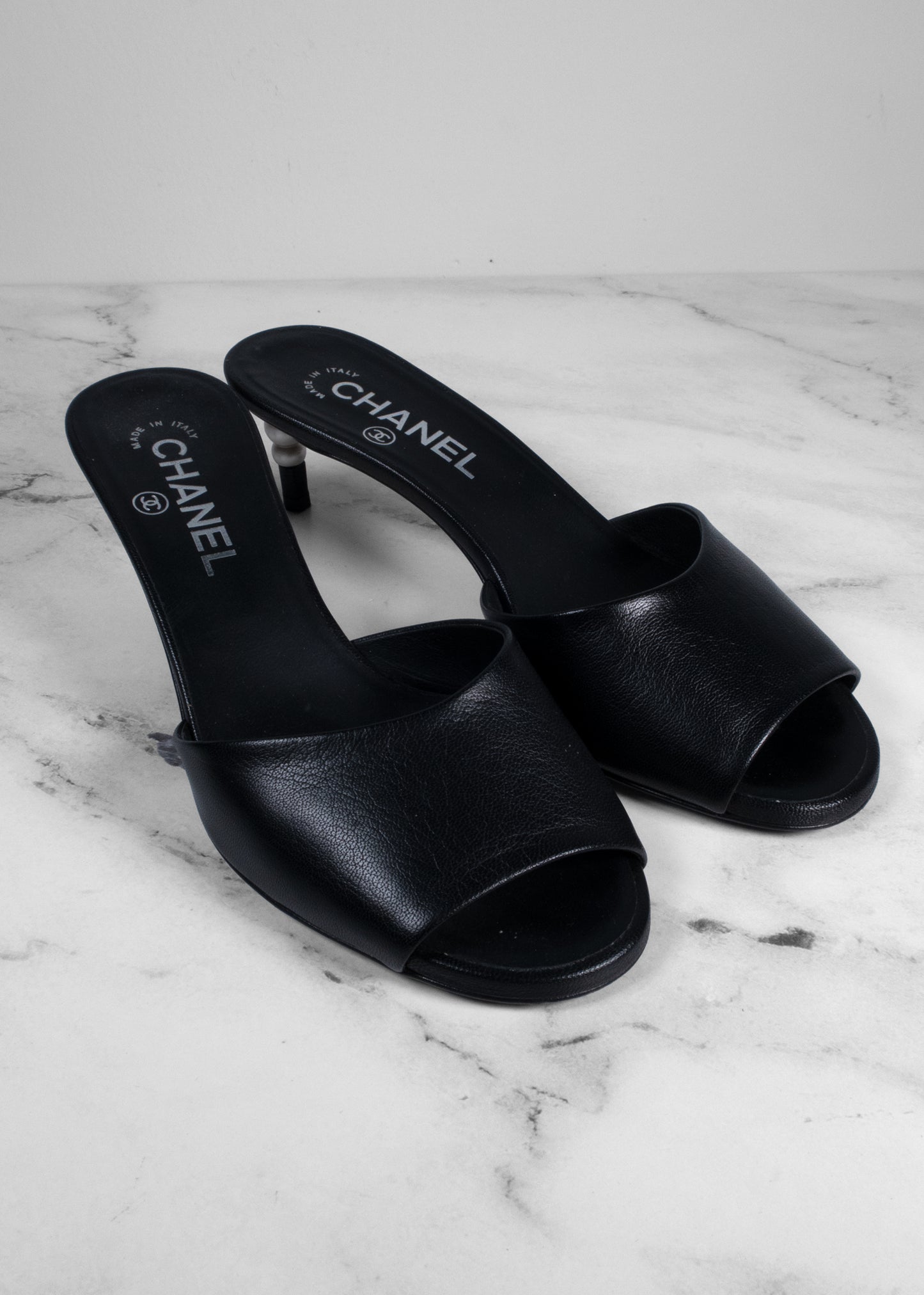Chanel 2018 Interlocking CC Logo Slides