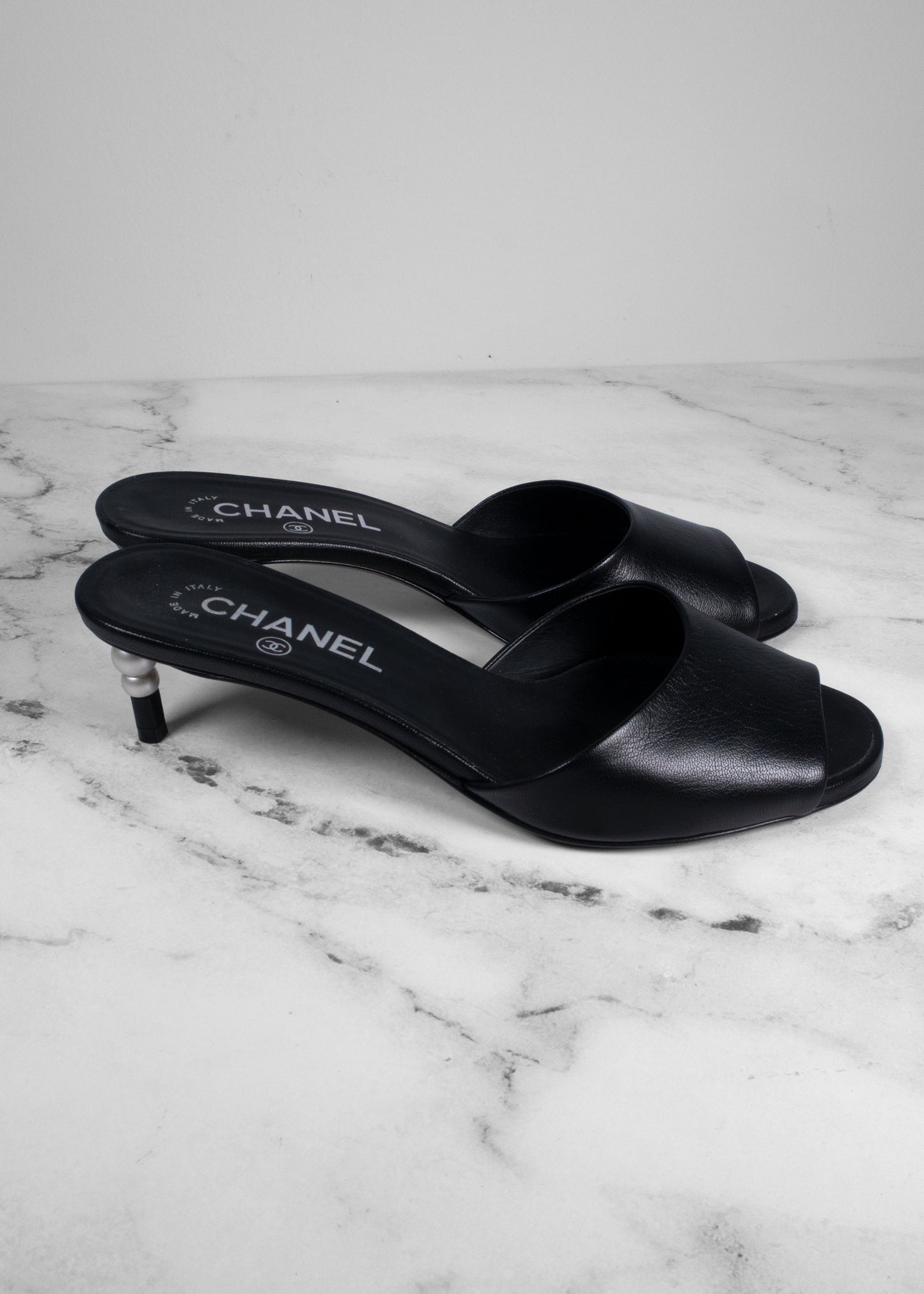 Chanel 2018 Interlocking CC Logo Slides