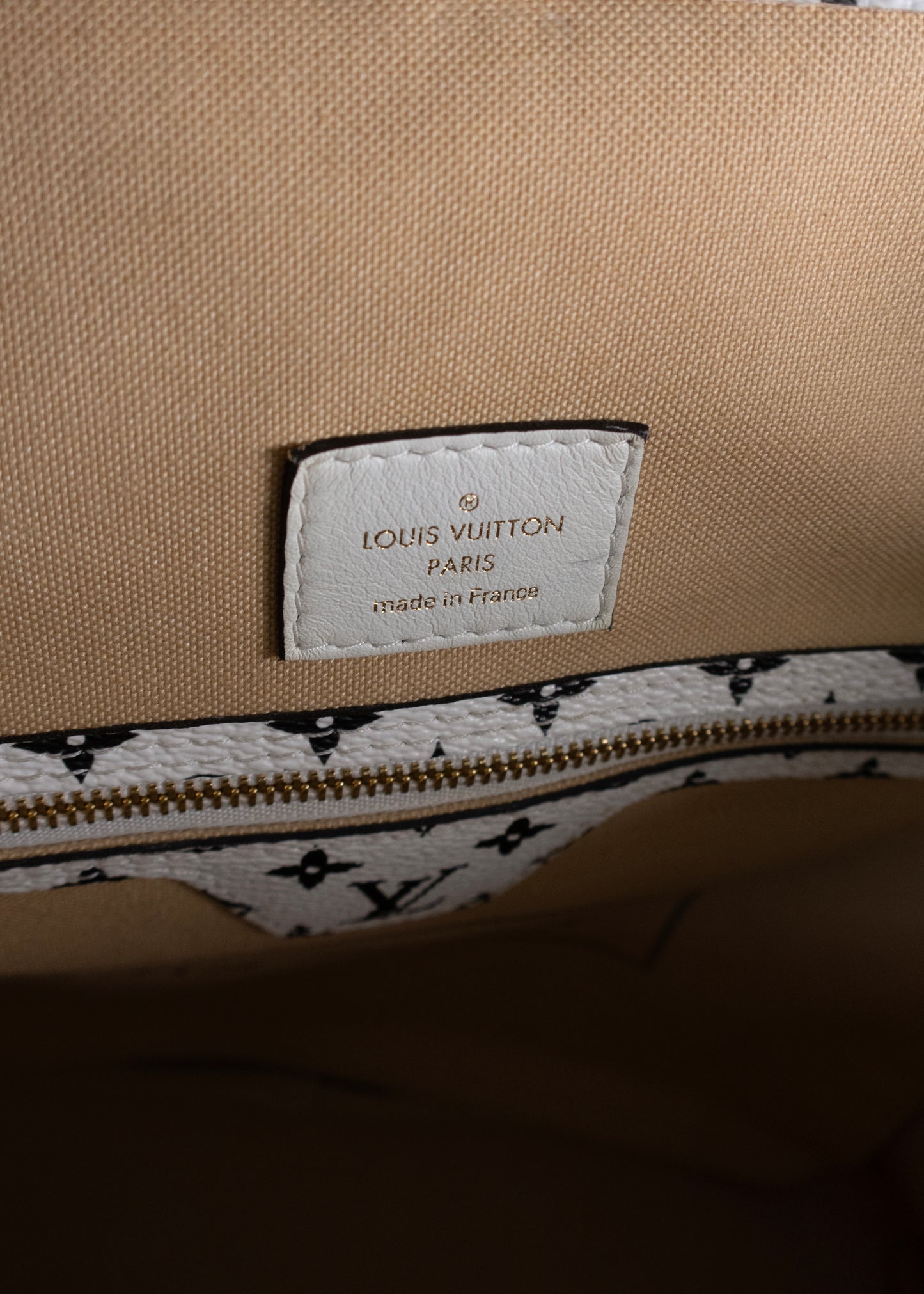 Louis Vuitton Monogram Giant Neverfull MM Kaki Tote