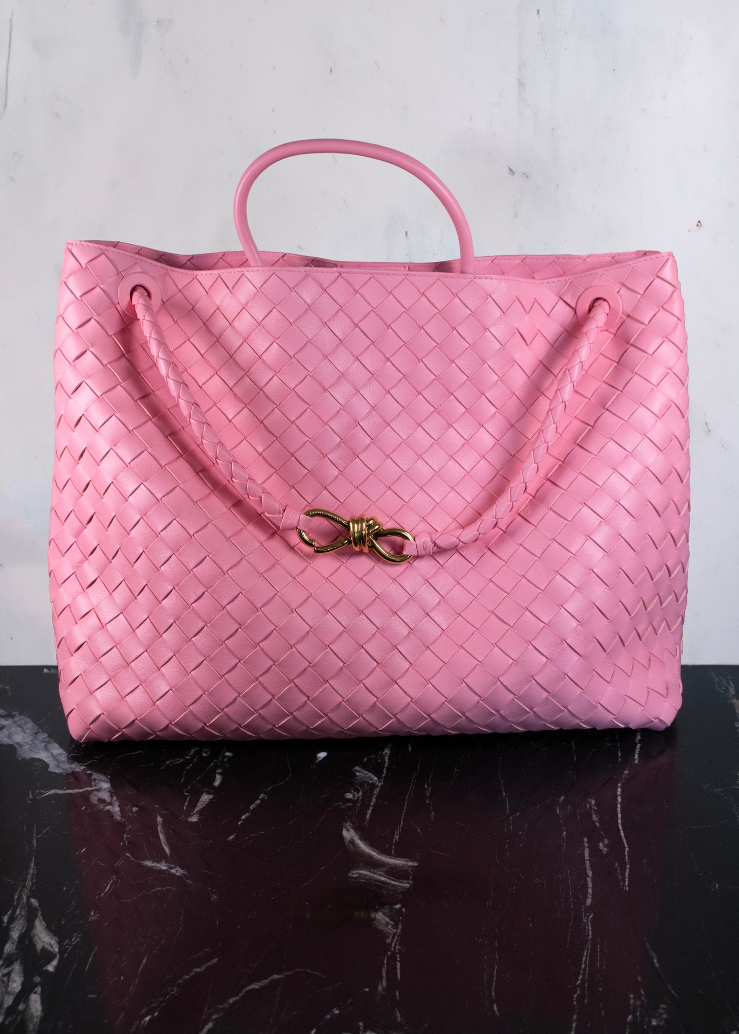 Bottega Veneta Large Andiamo Intrecciato Leather Pink Shoulder Bag