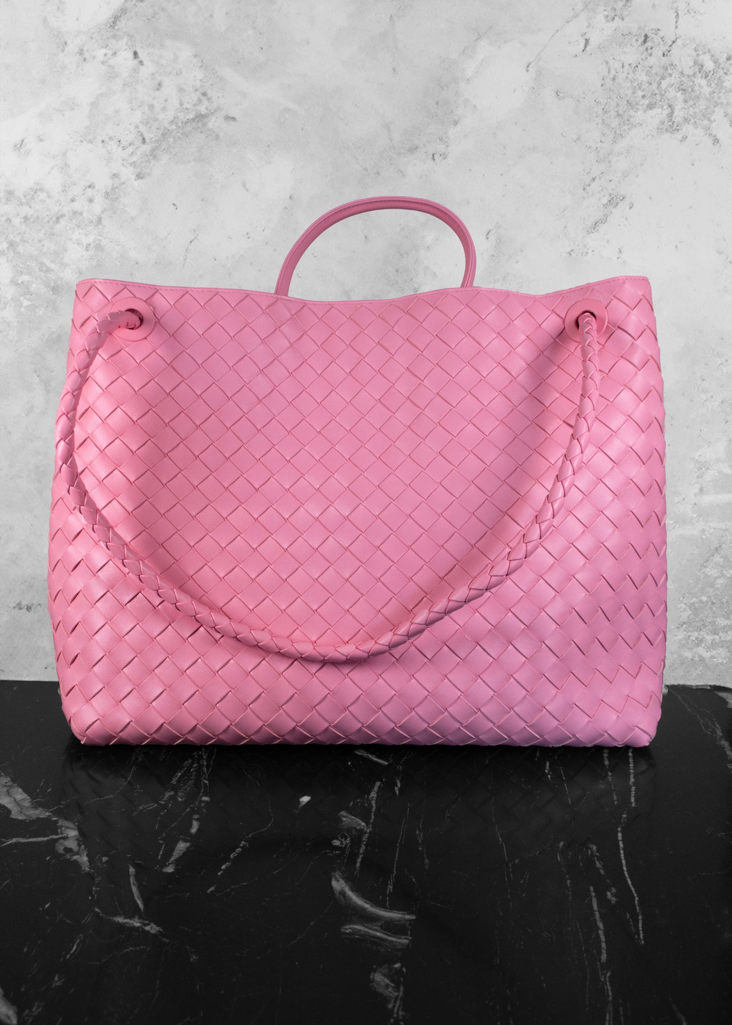 Bottega Veneta Large Andiamo Intrecciato Leather Pink Shoulder Bag