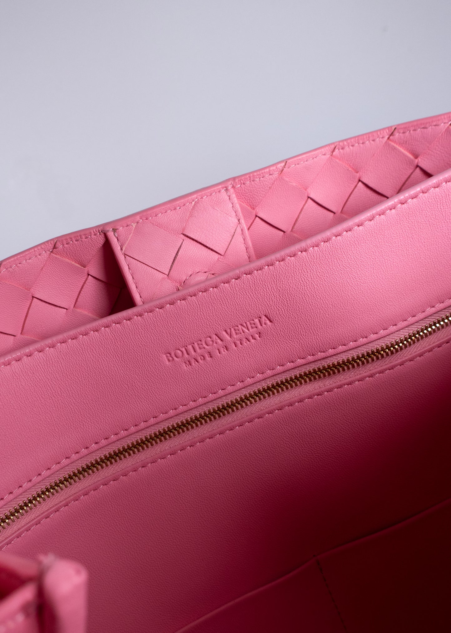 Bottega Veneta Large Andiamo Intrecciato Leather Pink Shoulder Bag