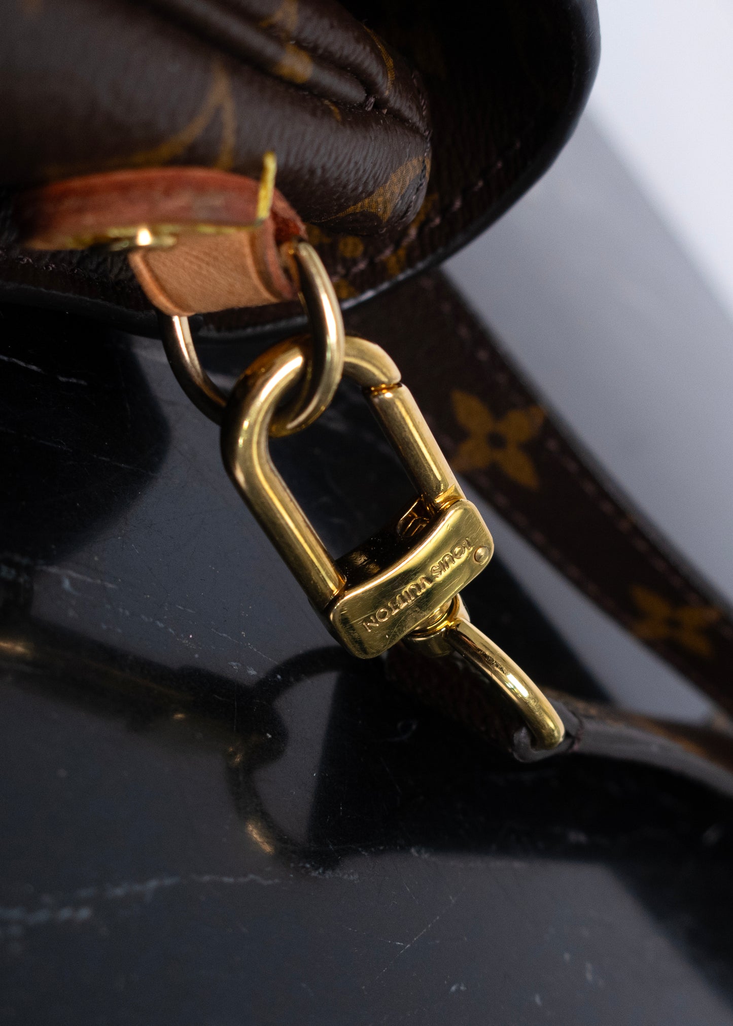 Louis Vuitton Monogram Pochette Métis Shoulder Bag