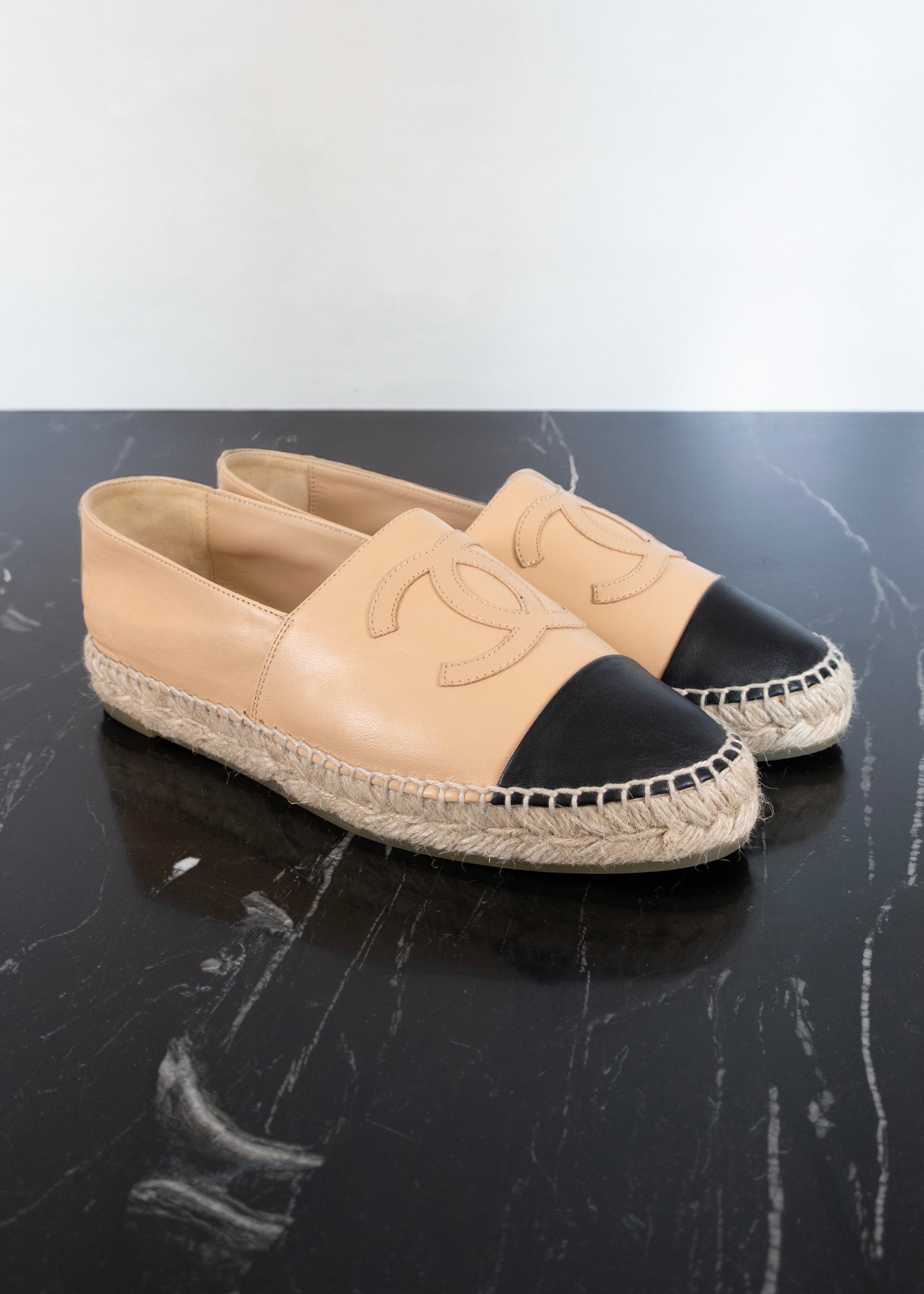 Chanel espadrilles beige black on sale