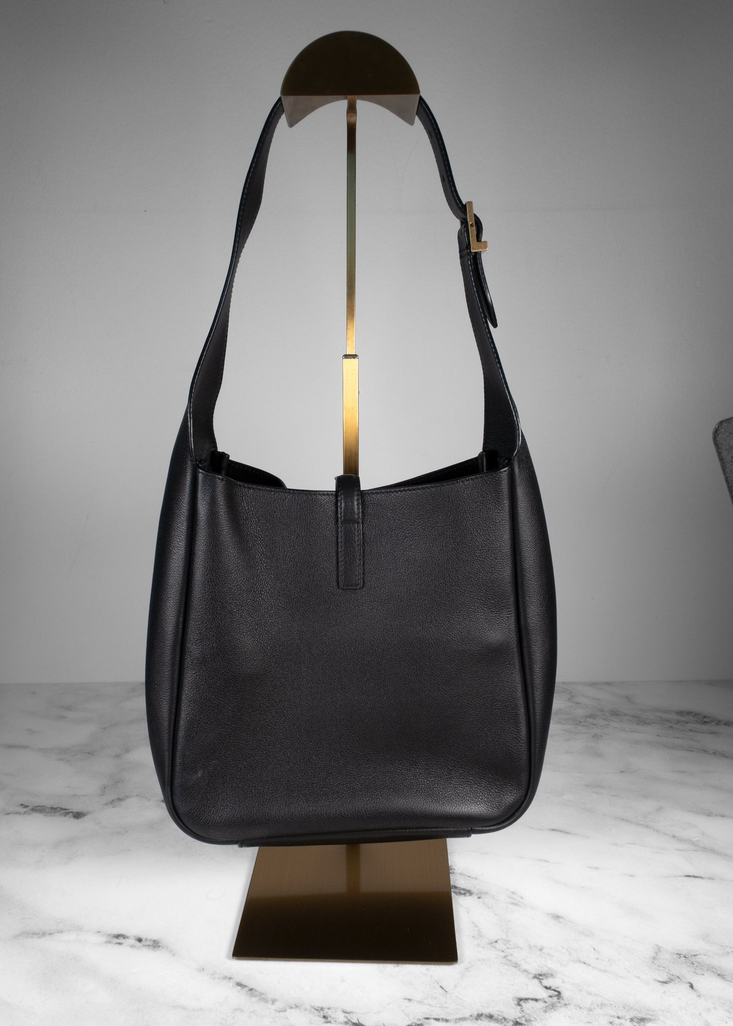 Saint Laurent Leather Le 5 à 7 2023