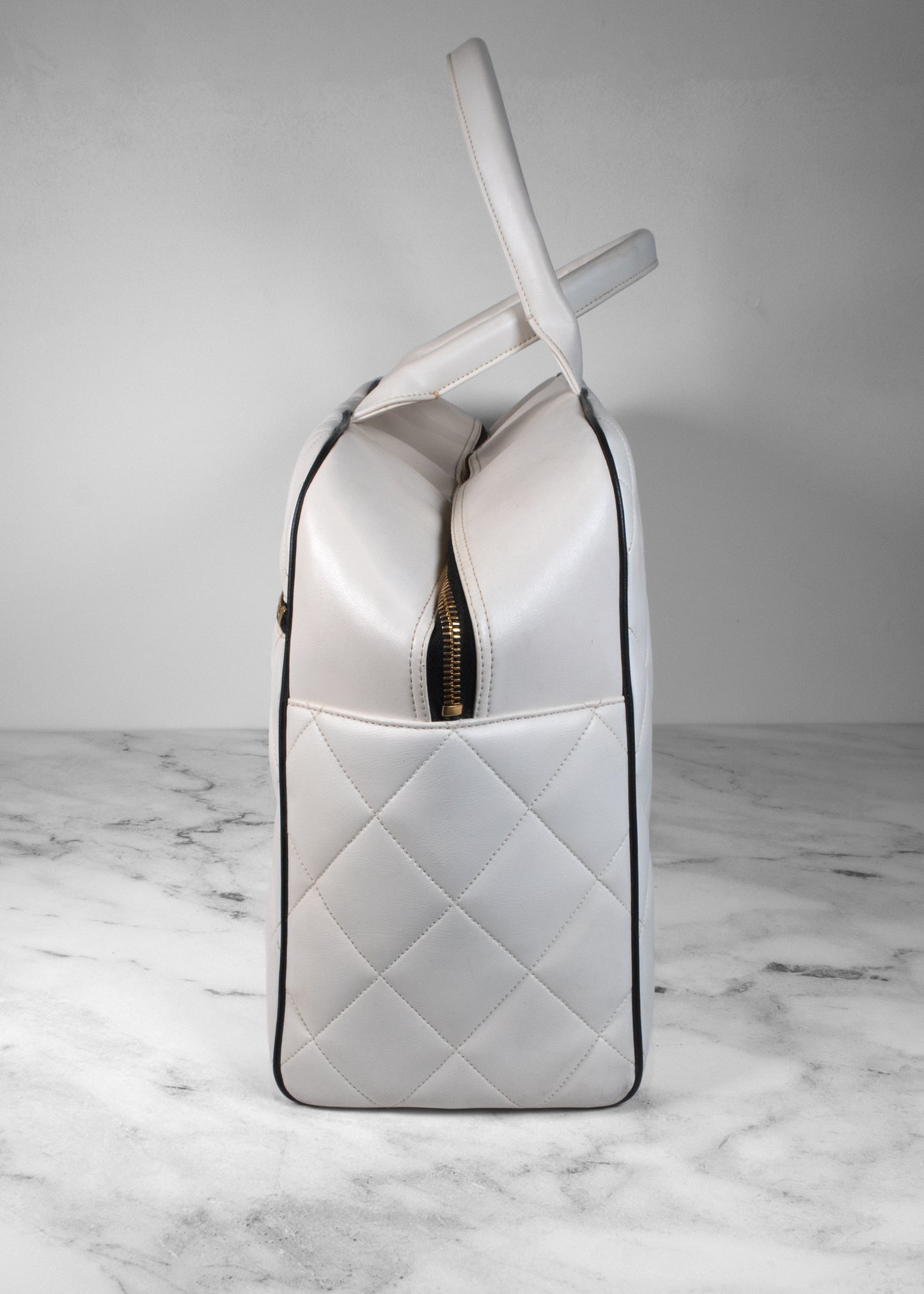 Chanel 1994-1996 Diamond-quilted Duffle Bag
