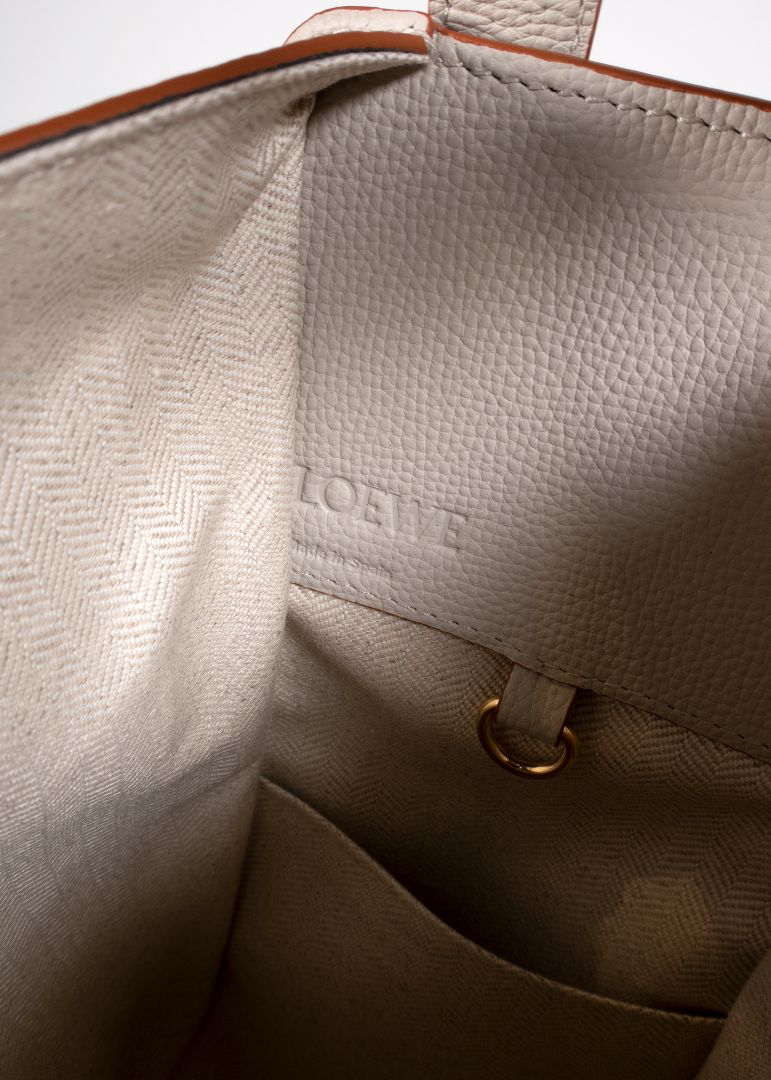 Loewe Beige Leather Shoulder Bag With A Tan Trim And Gold Zipper Detail