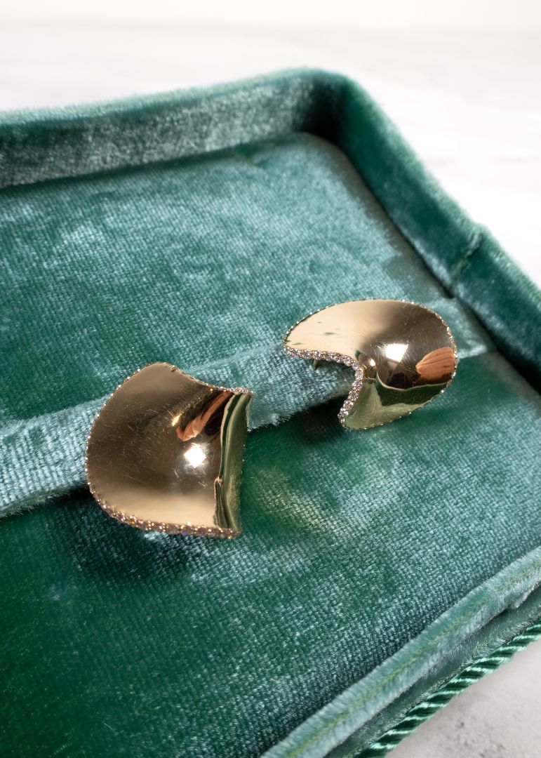 Arielle Ratner Gold Scudo Earrings With Diamonds