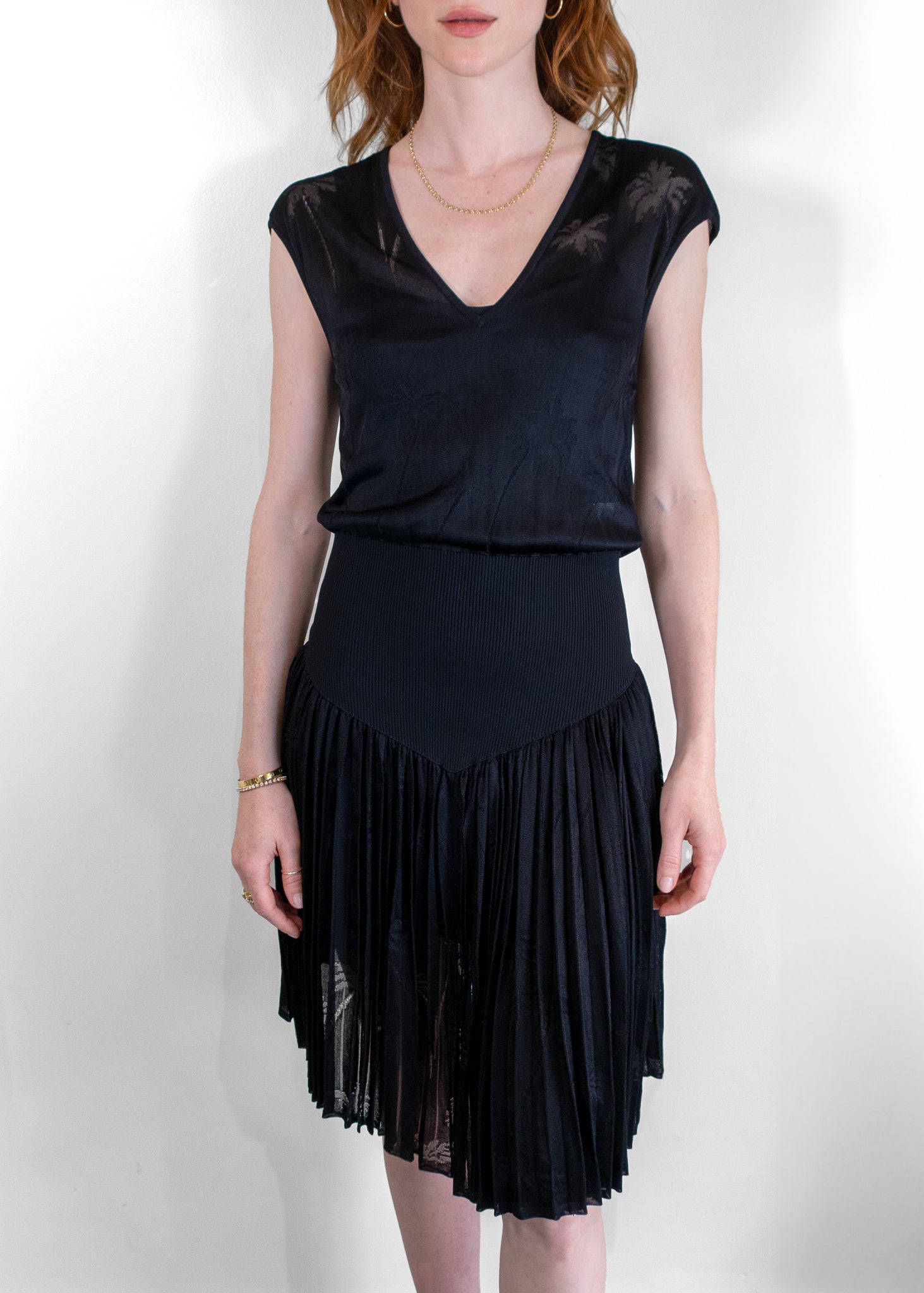 Chanel 2018 Sleeveless Pleated Dress in Black Viscose Chanel 2018 Sleeveless Pleated Dress in Black Viscose