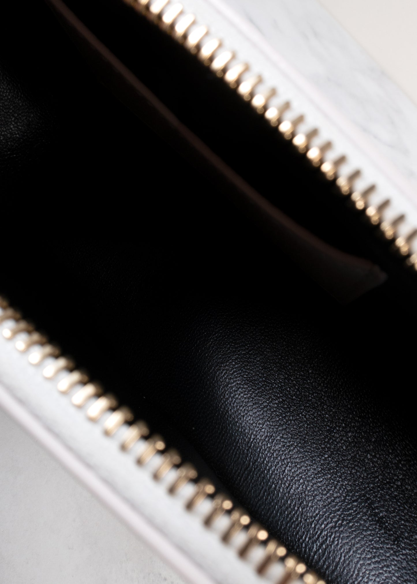 Alaïa Le Teckel Grained Leather Shoulder Bag