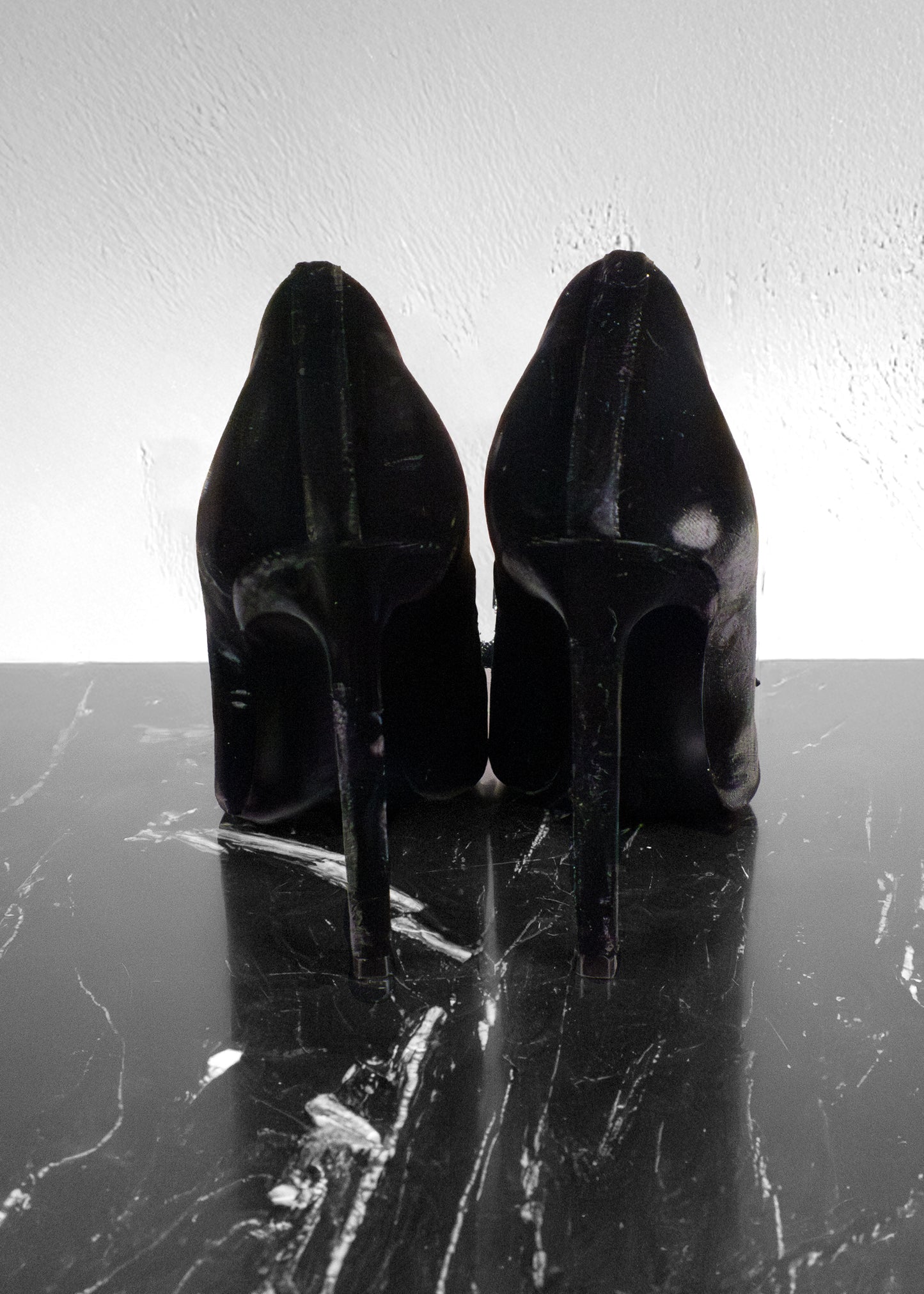 Tom Ford Crystal Bow Pump