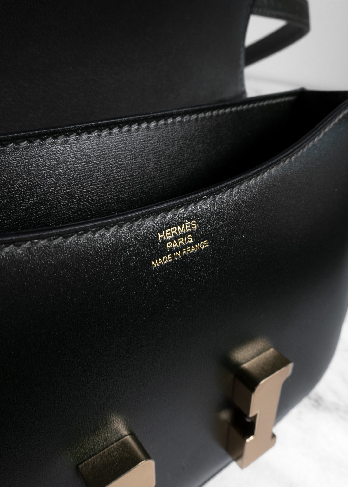 Hermès Constance 18 Box Calfskin Leather Shoulder Bag Black Gold Hardware