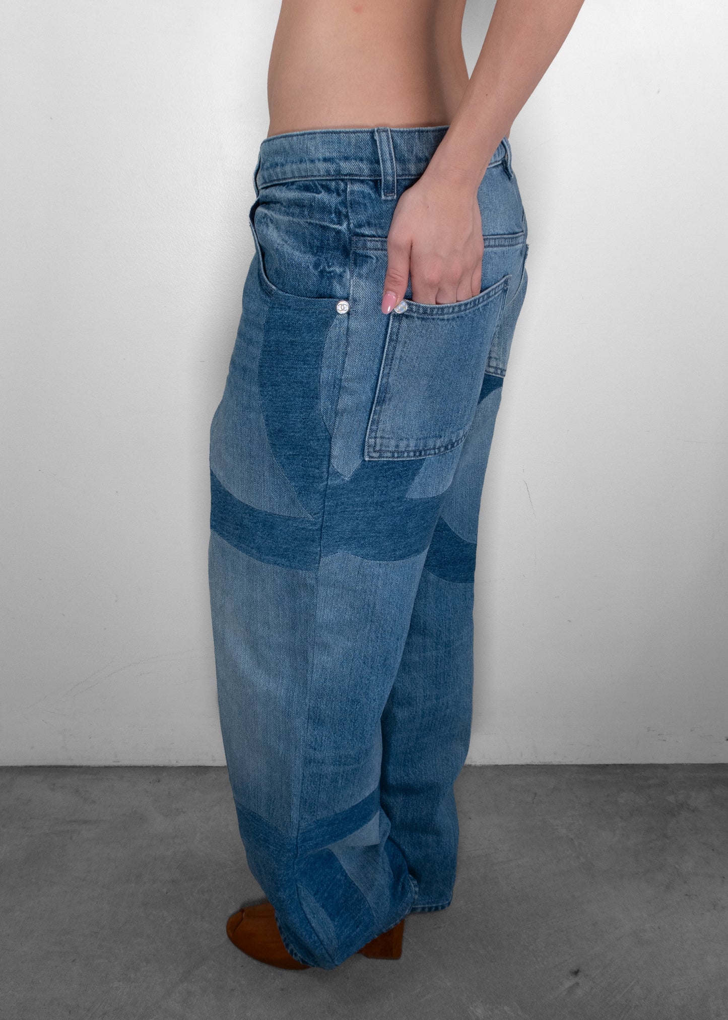 Chanel Métiers d'art 2026 Dual-Wash Shadow CC Logo Jeans