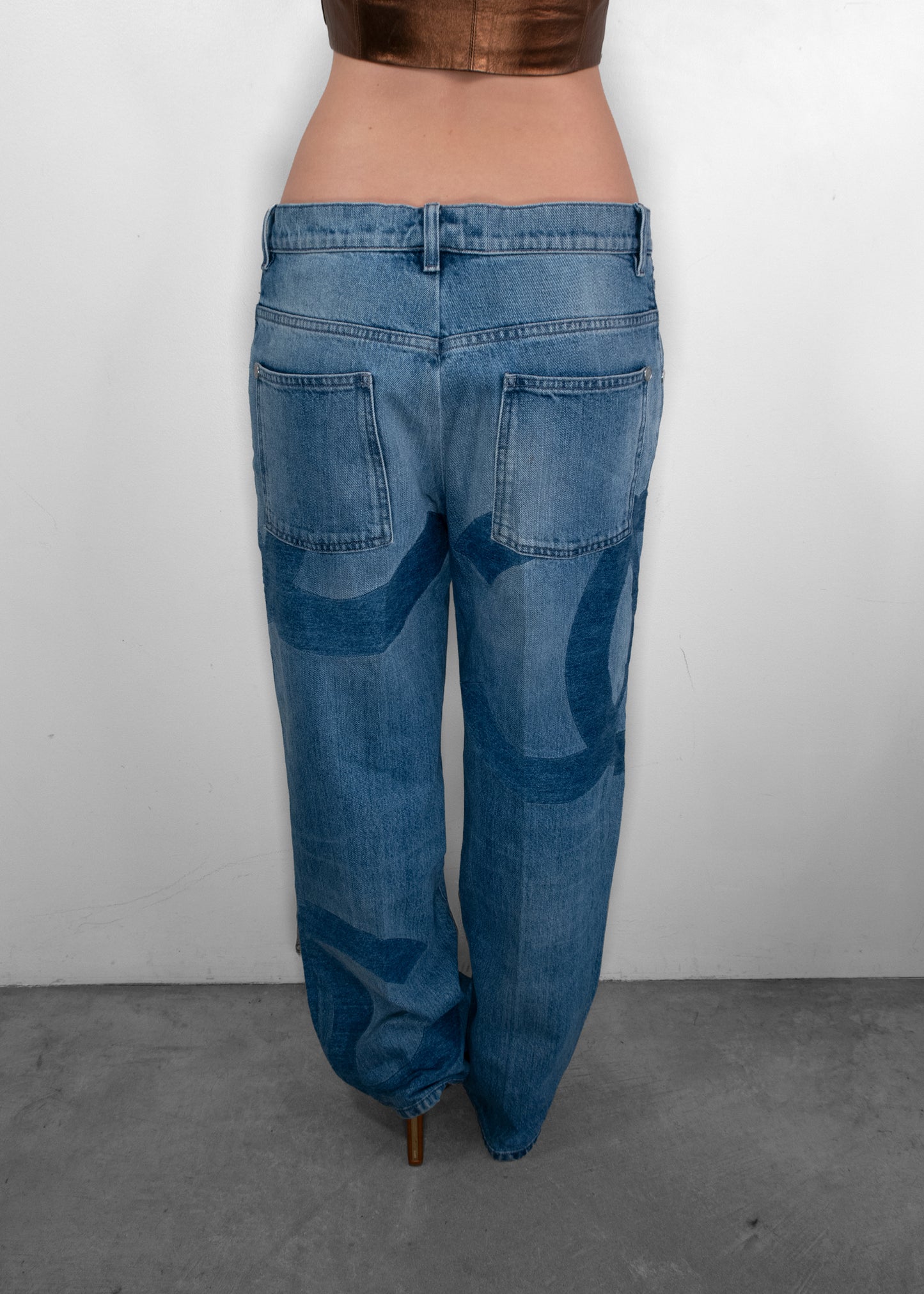 Chanel Métiers d'art 2026 Dual-Wash Shadow CC Logo Jeans