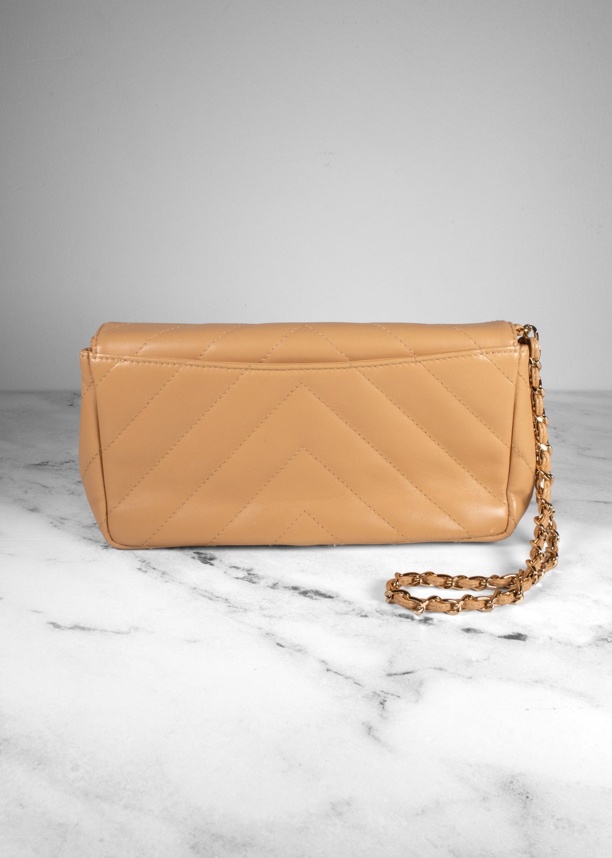 Chanel Vintage Beige Chevron Lambskin Leather Chain Wristlet Clutch Bag