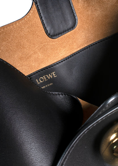 Loewe Pebble Bucket in Smooth Calfskin