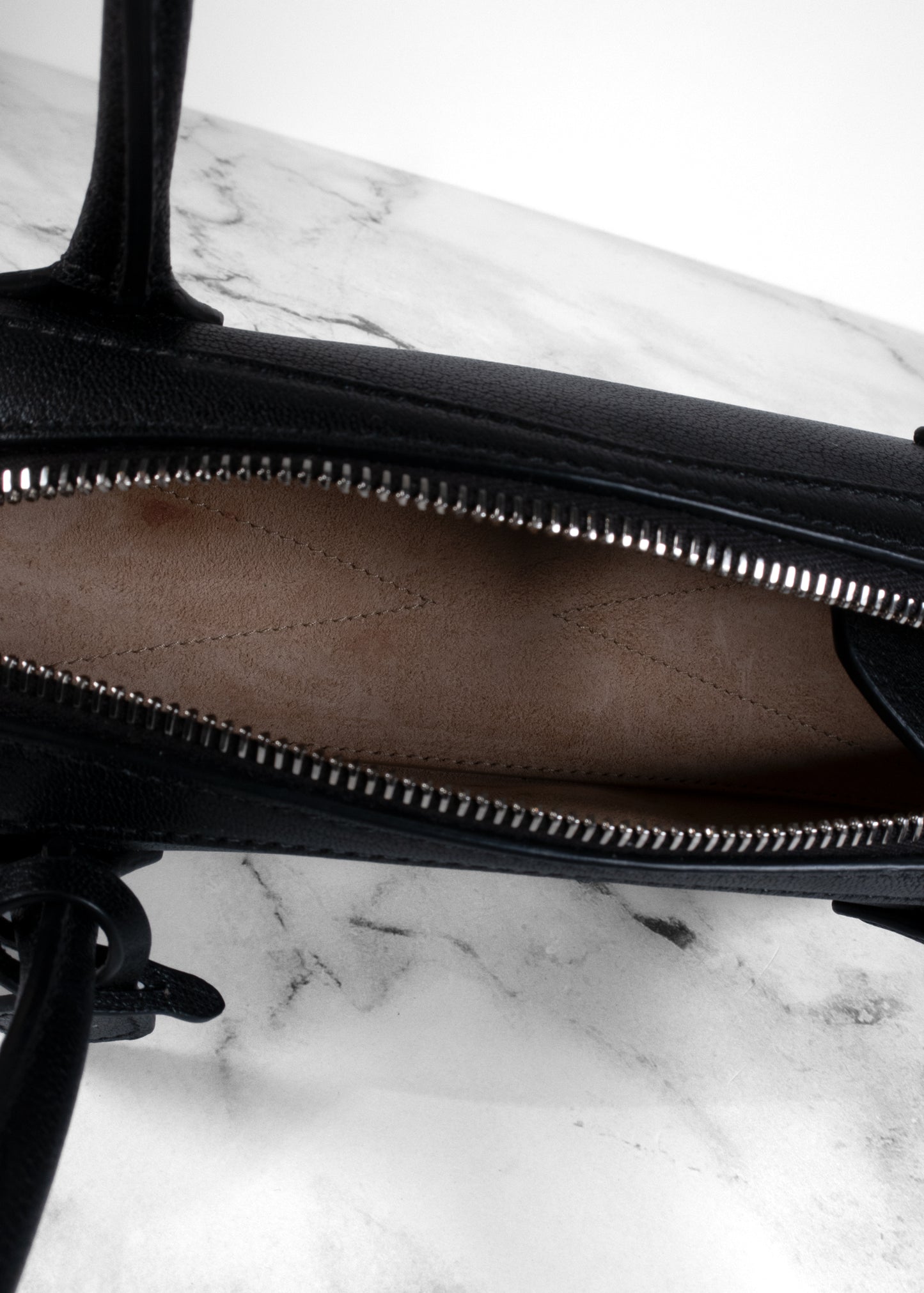 Alaïa Leather Le Teckel Handbag