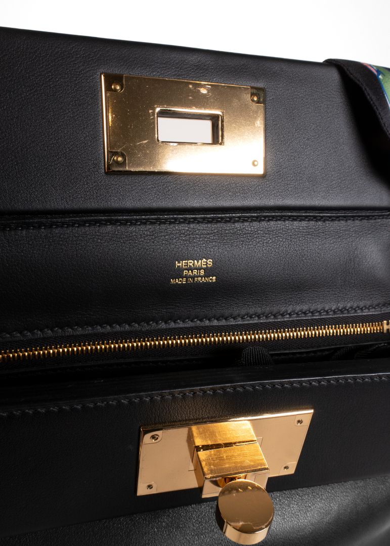 Hermes Black Leather Evercolor Bag With Twilly