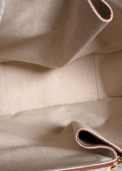 Loewe Beige Leather Shoulder Bag With A Tan Trim And Gold Zipper Detail