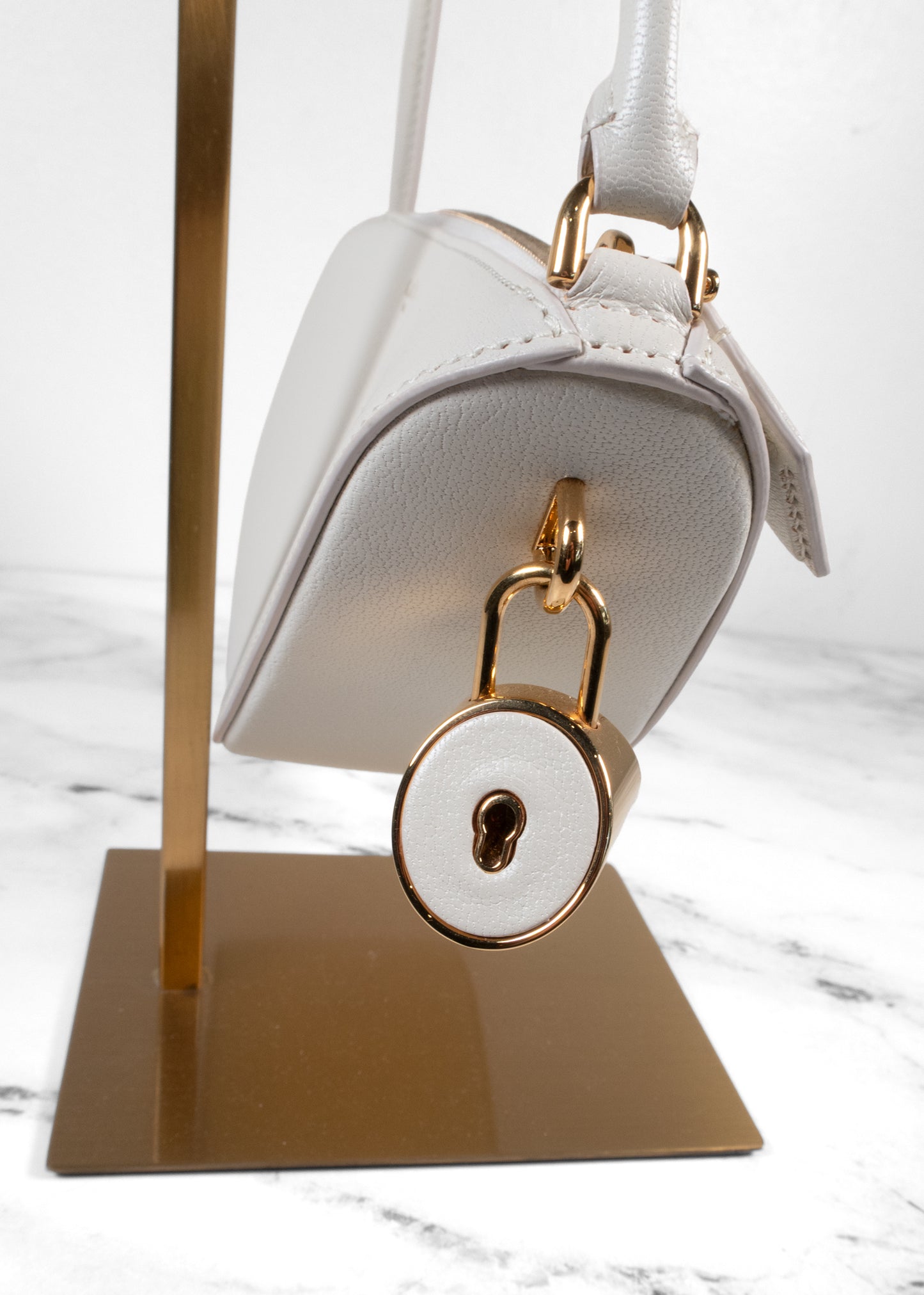 Alaïa Le Teckel Grained Leather Shoulder Bag