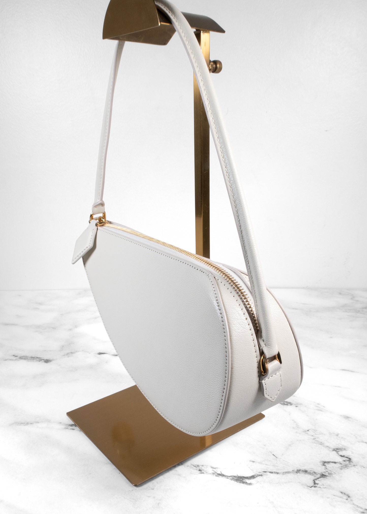 Alaïa Le Teckel Grained Leather Shoulder Bag