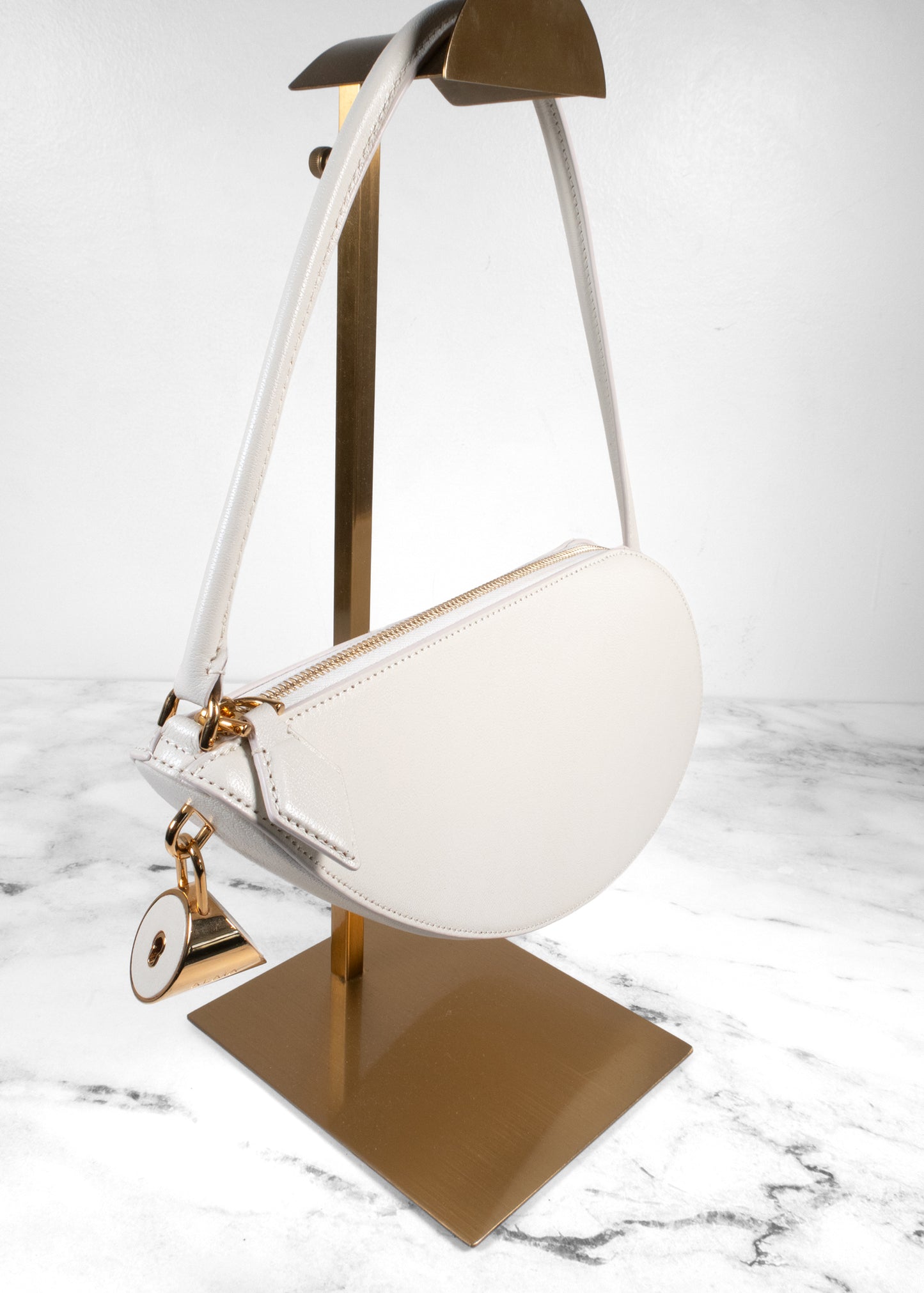 Alaïa Le Teckel Grained Leather Shoulder Bag